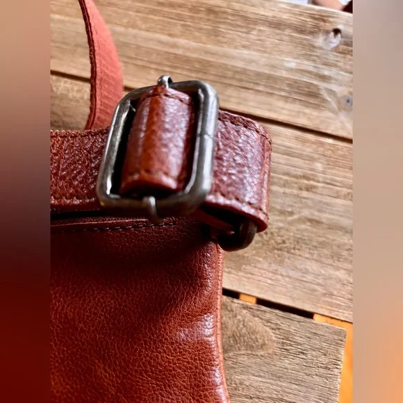 SPIKES & SPARROW LEATHER HIP BAG OREGON - BRANDY COGNAC - Picture 12 of 12